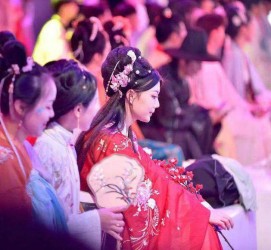 玉林汉服模特兼职(想做汉服模特去哪里找)