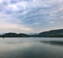 玉林杭州自助游(杭州自助游旅游攻略)
