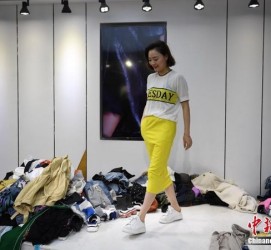 玉林兼职模特试衣服(兼职做试衣模特好吗)