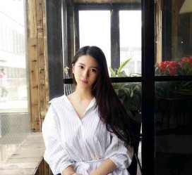 玉林女友兼职模特的小说(女友兼职模特的小说保举)