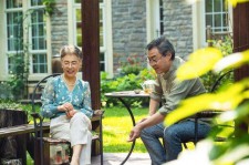 玉林坦言带老伴游遍中国(我和老伴去旅游)