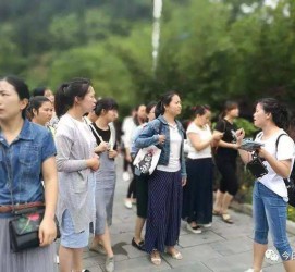 玉林中国的曲男伴游的简单介绍