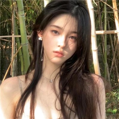 玉林与商务伴游共进晚餐，愉快的营业会谈起头了