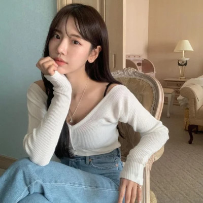 玉林伴游女生邓丽丽的资料