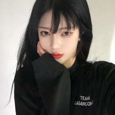 玉林伴游女生梦瑜的资料