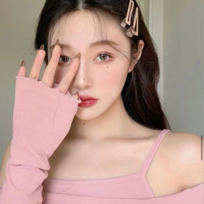 玉林伴游女生周思涵的资料
