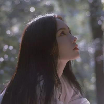 玉林伴游女生秦鹿鸣的资料