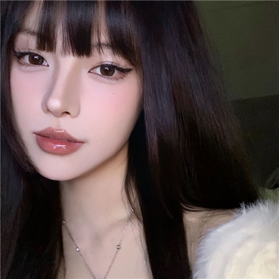 玉林伴游女生钟晚意的资料