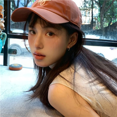 玉林伴游女生杨梦研的资料