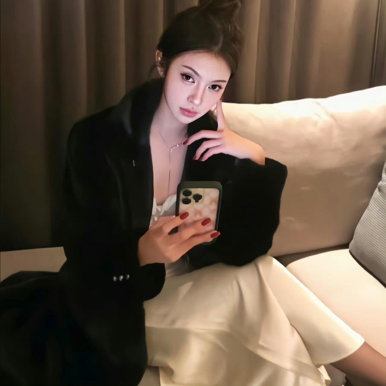 玉林伴游女生周语言的资料