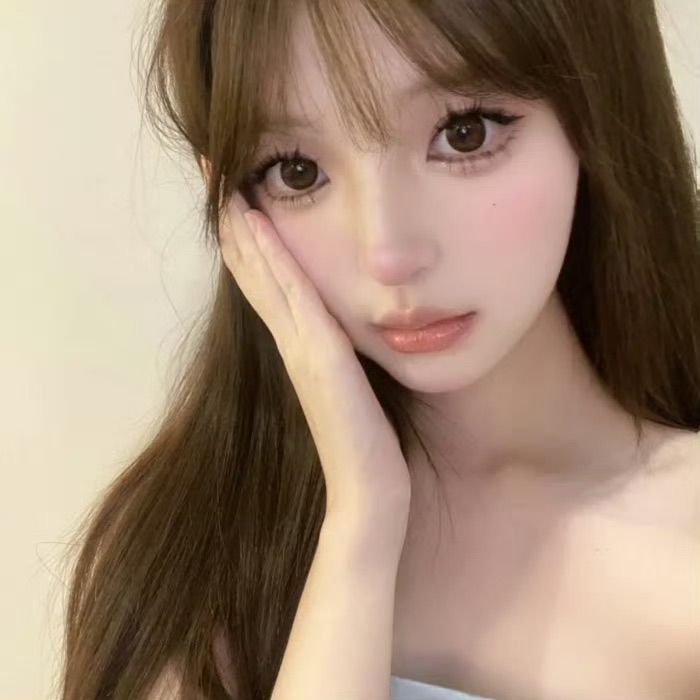 玉林伴游女生星晚的资料