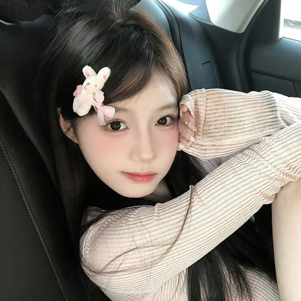玉林伴游女生沈欣白的资料