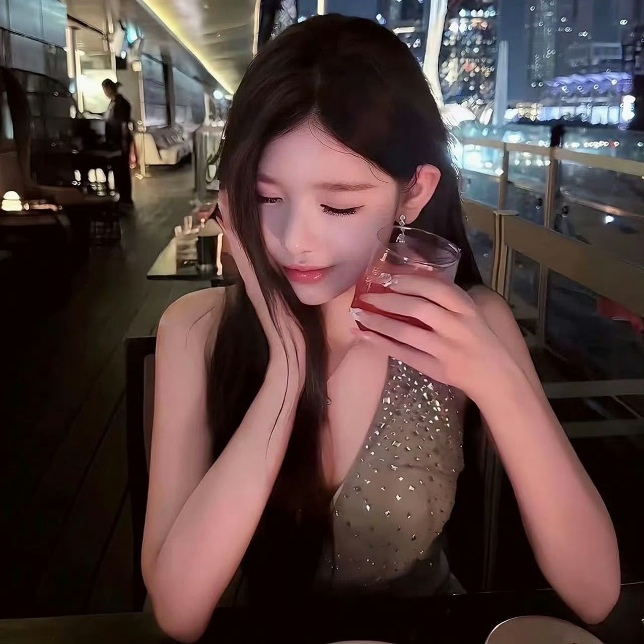玉林伴游女生夏语冰的资料
