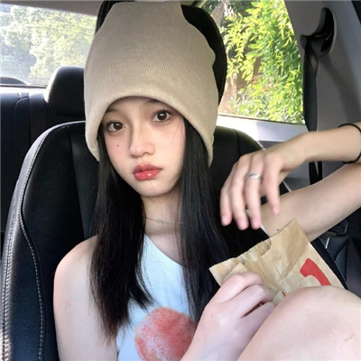 玉林伴游女生乙傲薇的资料