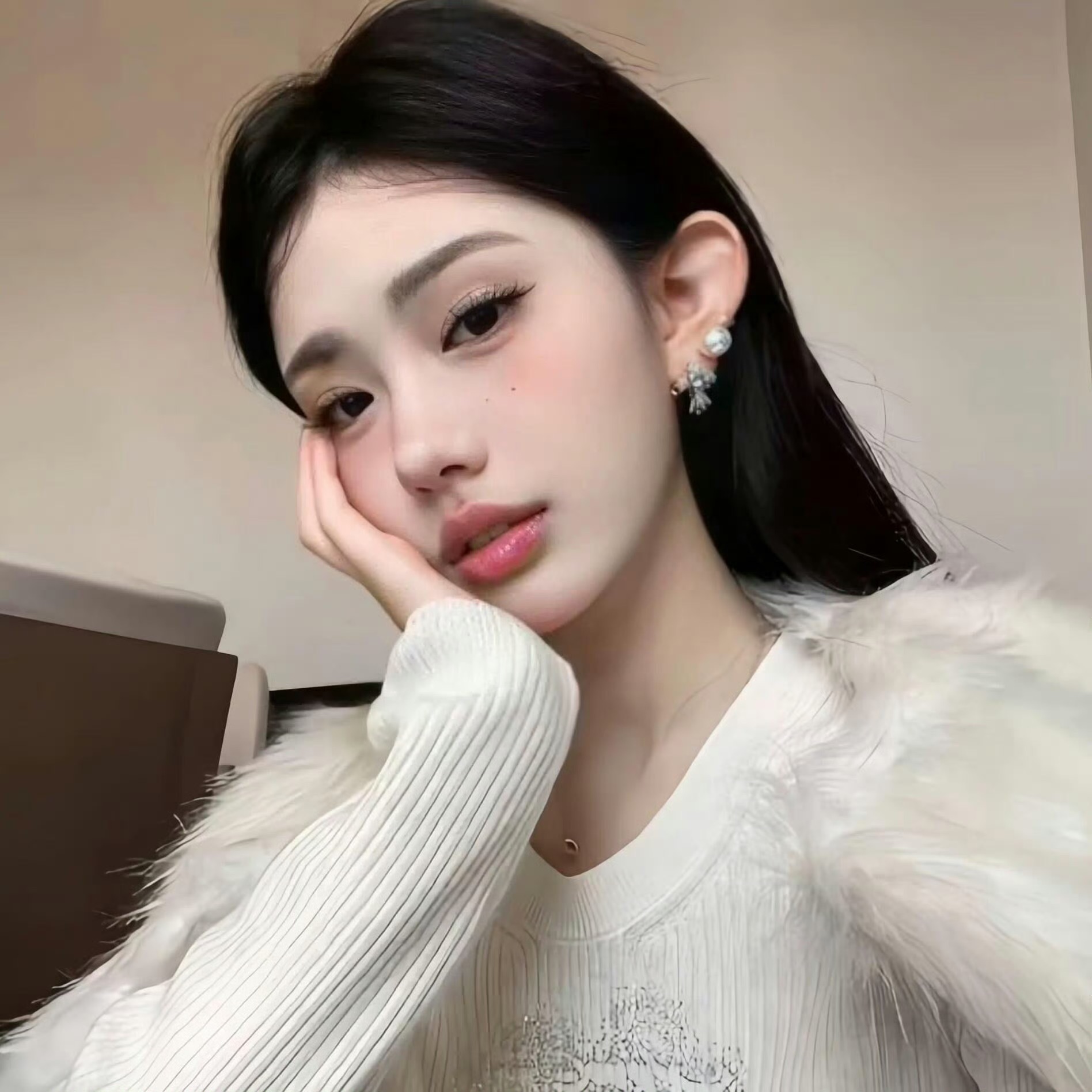 玉林伴游女生沈梦蝶的资料