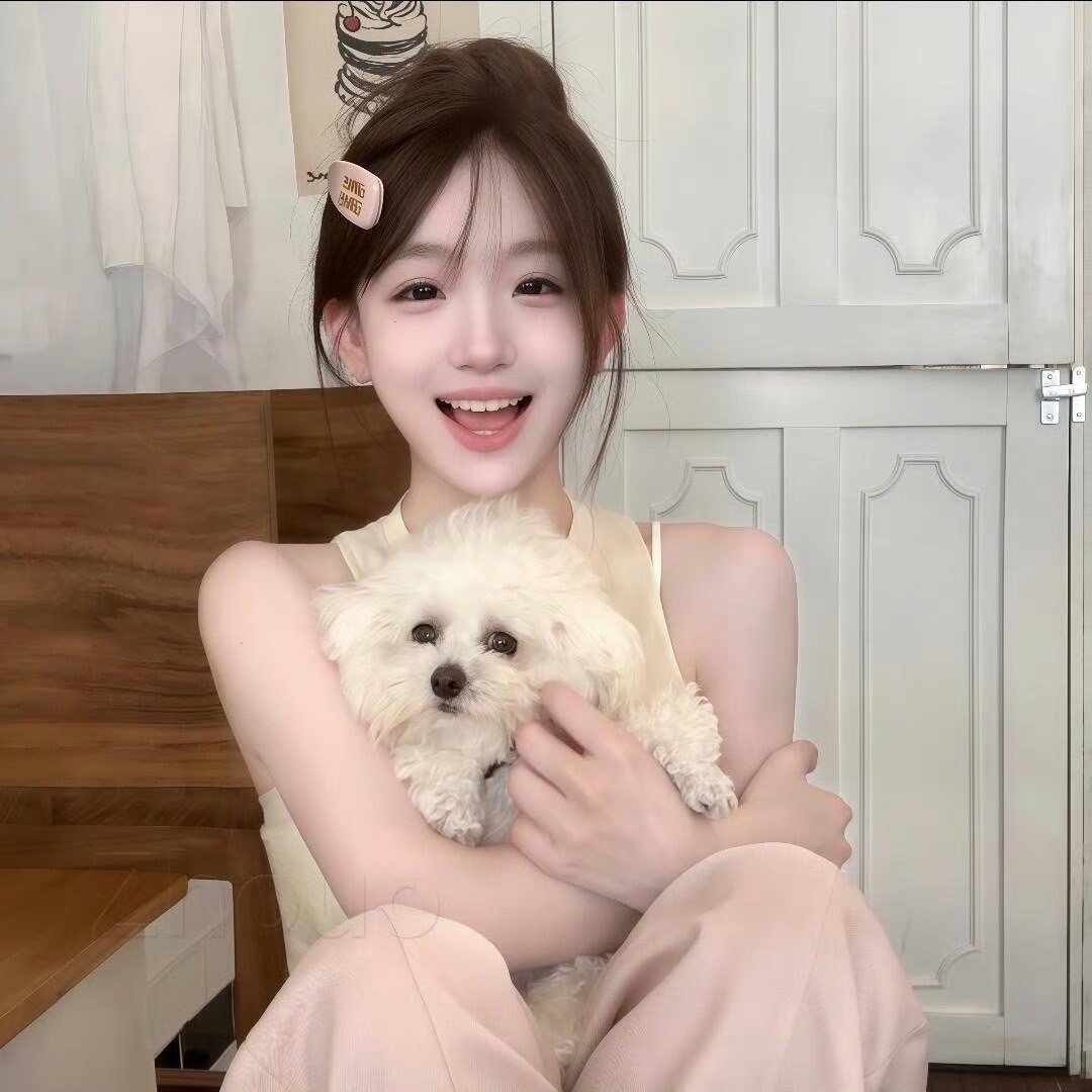 玉林伴游女生周小婷的资料