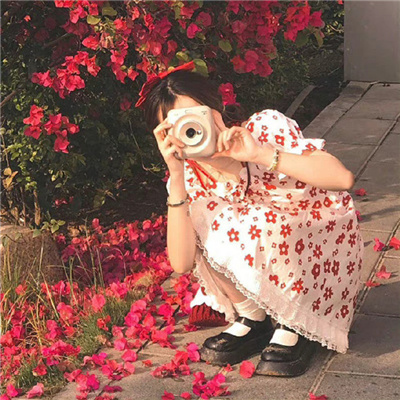 玉林伴游女生镇凝莲