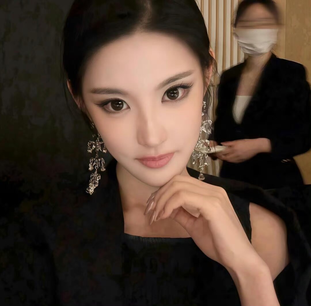 玉林伴游女生 | Isabella Chen的资料